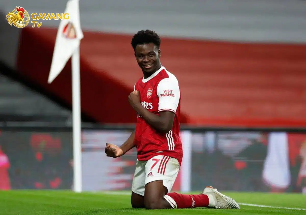 Cầu thủ trẻ Bukayo Saka dũng cảm vượt qua áp lực sau loạt sút luân lưu tại chung kết EURO 2020 để vươn mình trở nên mạnh mẽ hơn.